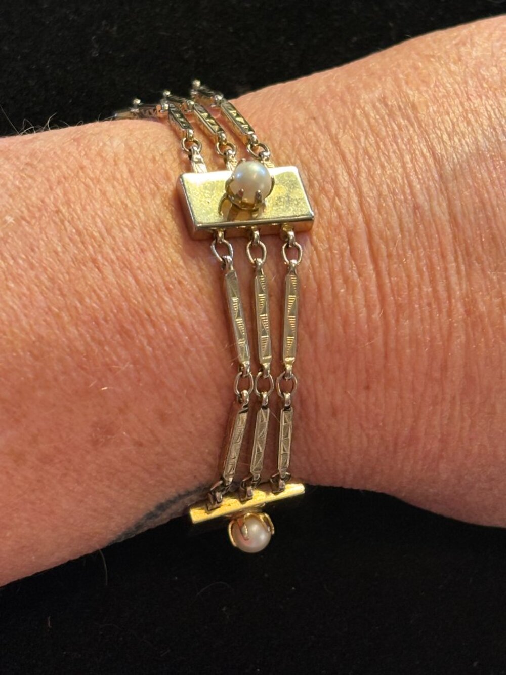 Vintage Gold Tone Multi Link Prong Set Pearls Bracelet